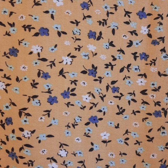 Levi's blouse. size Medium. Wrap style Tie front Yellow and white design - Picture 12 of 13